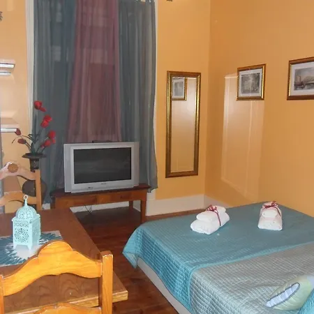 Istanbul Hostel *